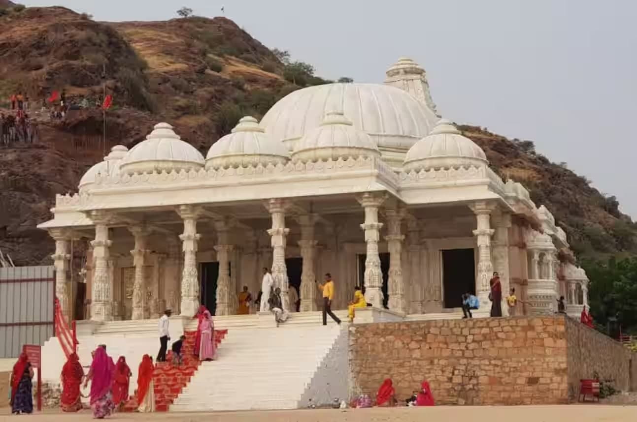 श्री नागणेची माता मंदिर — नागाणा, जोधपुर
